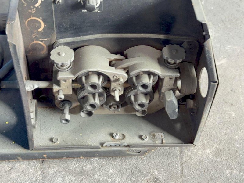 MILLER WIRE FEEDER  -  24A