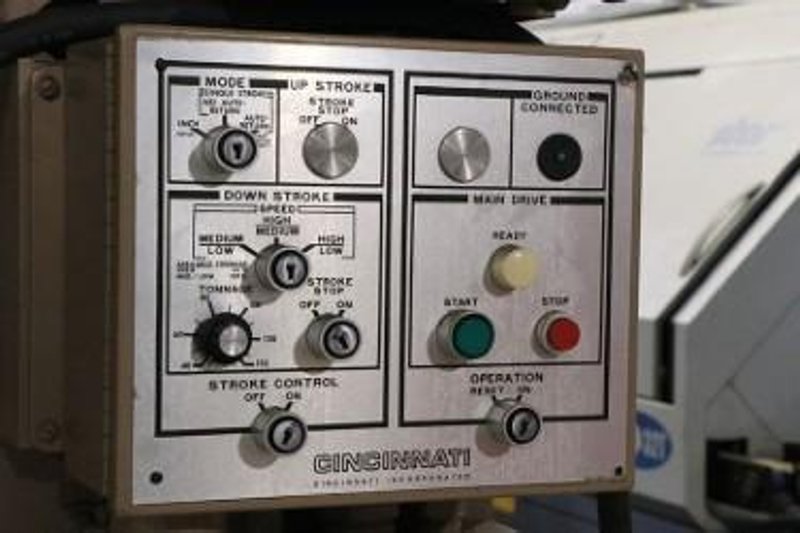 135 Ton x 10' CINCINNATI #135CBX8, HYDRAULIC PRESS BRAKE