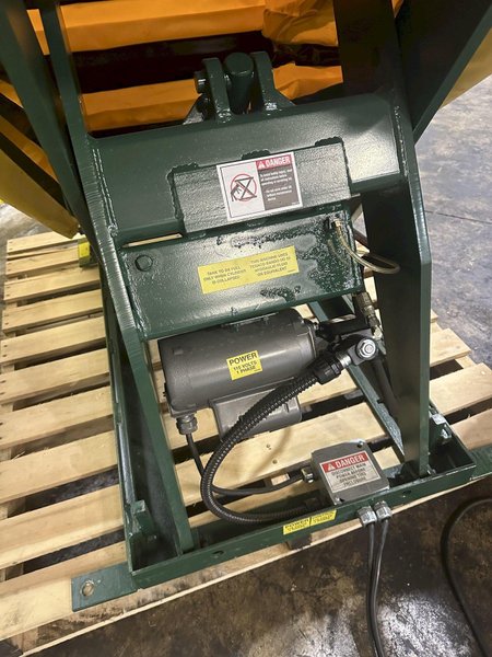 2500 LBS X 48" X 44" SOUTHWORTH MODEL #LS2.5-36 BACKSAVER  HYDRAULIC SCISSOR LIFT &amp; TURN TABLE , 110V: STOCK #20509