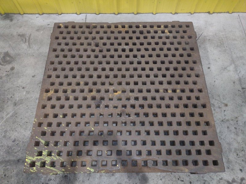 ACORN TABLE: STOCK #22220