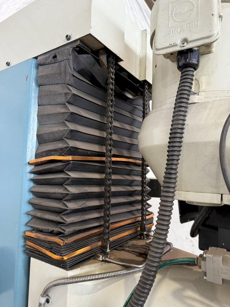 3 HP SWI TRAK DPM VERTICAL BED MILL. STOCK # 1113224