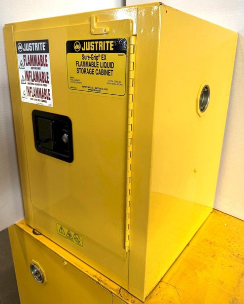 Justrite Flammable Storage Cabinet, Model 890420, 4 Gallon, Self-Close Door