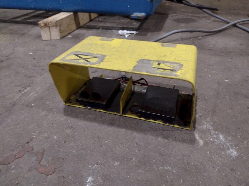 3,500 LBS X 30" X 96" BISHAMON ROLLER TOP HYDRAULIC LIFT TABLE: STOCK #20965
