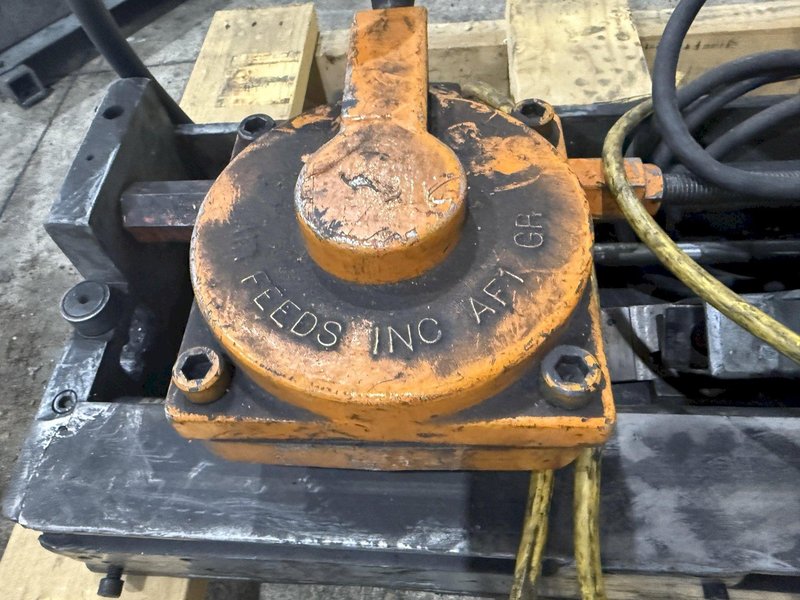 AIR FEED GRIP FEEDER: STOCK #23308