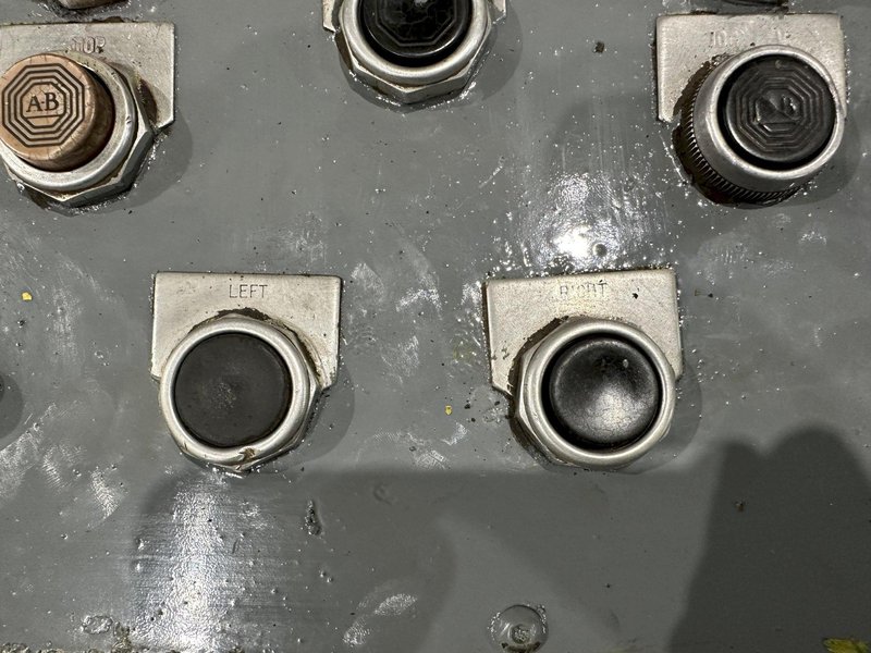 400 TON X 30' DRILCO TRAVELING HEAD HYDRAULIC STRAIGHTENING PRESS: STOCK #24953