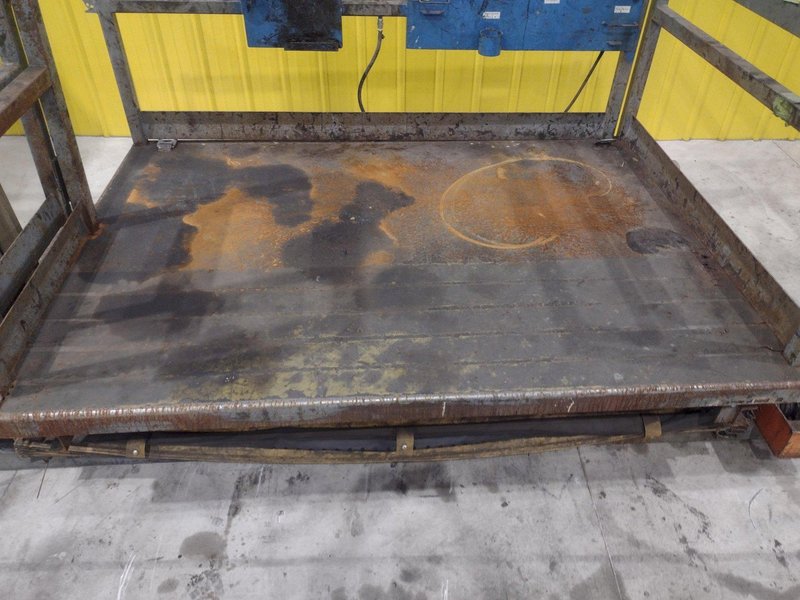 1,000 LB AMERICAN LIFTS MODEL T1-60-040 ELECTRIC PLAFORM LIFT: STOCK #20584