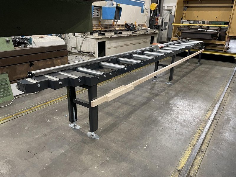 ZM 6 meter rollerconveyors with digital backgauge