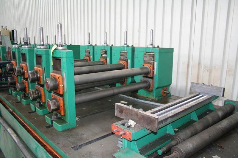 12 STAND ON 18 STAND BASE X 3.25&#039; B &amp; K ROLLFORMER: STOCK #18541