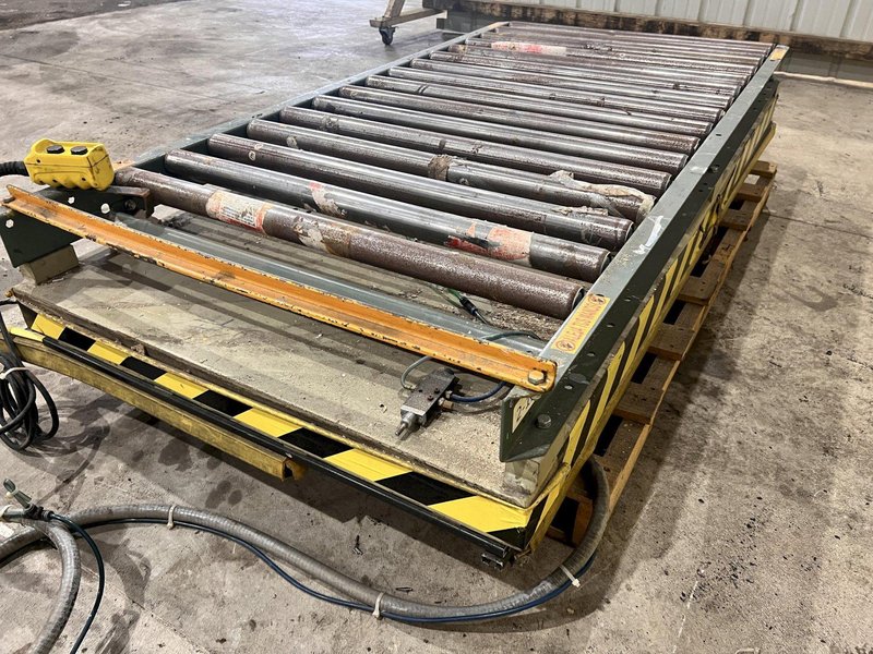 4,000 LB X 72" X 36" SOUTHWORTH MODEL #LS4-36 HYDRAULIC LIFT TABLE WITH ROLLER CONVEYOR TOP: STOCK #20895