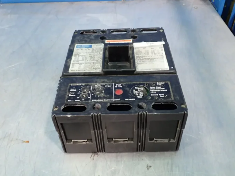 WESTINGHOUSE 300 AMPS CIRCUIT BREAKER   -  LCG3300F