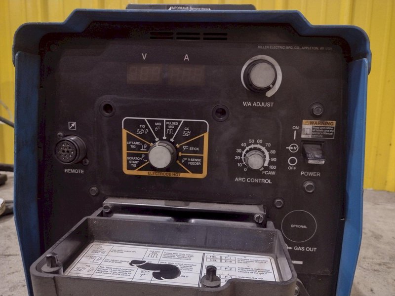 MILLER XMT450 CC CV WELDER W/ FEEDER: STOCK #23484