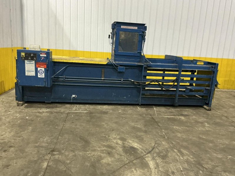 30" X 36" X 72" BALEMASTER CLOSED DOOR HORIZONTAL HYDRAULIC BALER: YOBRO #24585