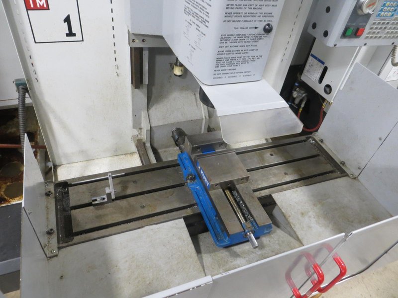 Haas TM-1 CNC Tool Room Mill, Haas 32-Bit CNC Control, 40 Taper, Splash Guards, Coolant Tank &amp; Pump- Auction Item