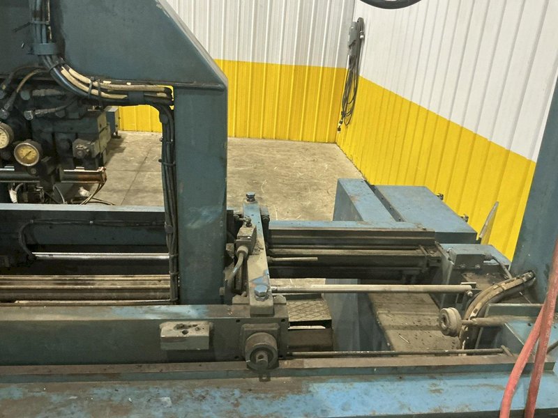 25" x 36" HEM MODEL #V200A TILT FRAME VERTICAL BAND SAW W/ AUTOMATIC FEED TABLE : YOBRO #25400