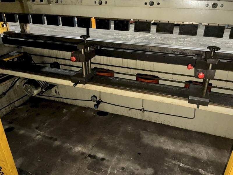 200 TON X 13' U.S. INDUSTRIAL MODEL #US-20012-AC CNC 2-AXIS HYDRAULIC PRESS BRAKE: YOBRO #26157