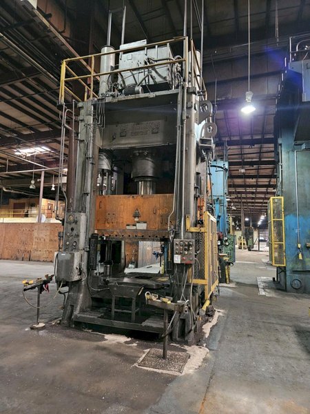 500 TON CLEARING H-500-72-48 HYDRAULIC PRESS. STOCK # 0678824