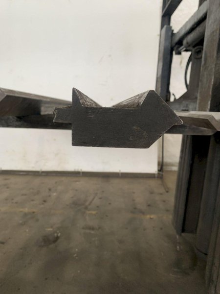 8&#039;6&quot;(102&quot;) PRESS BRAKE TOP GOOSE NECK MALE DIE. STOCK # 0876724