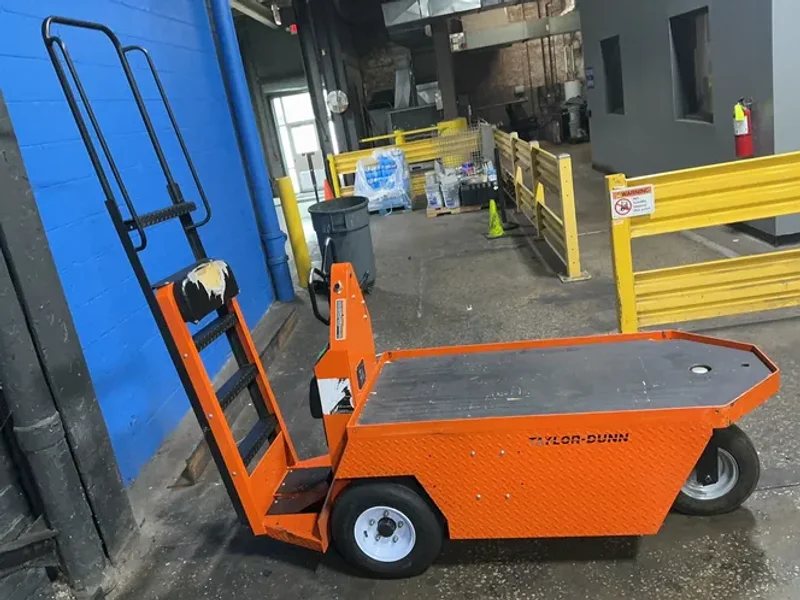 TAYLOR-DUNN 1000 lbs ELECTRIC STOCK CHASER CART  -  SC-100-24