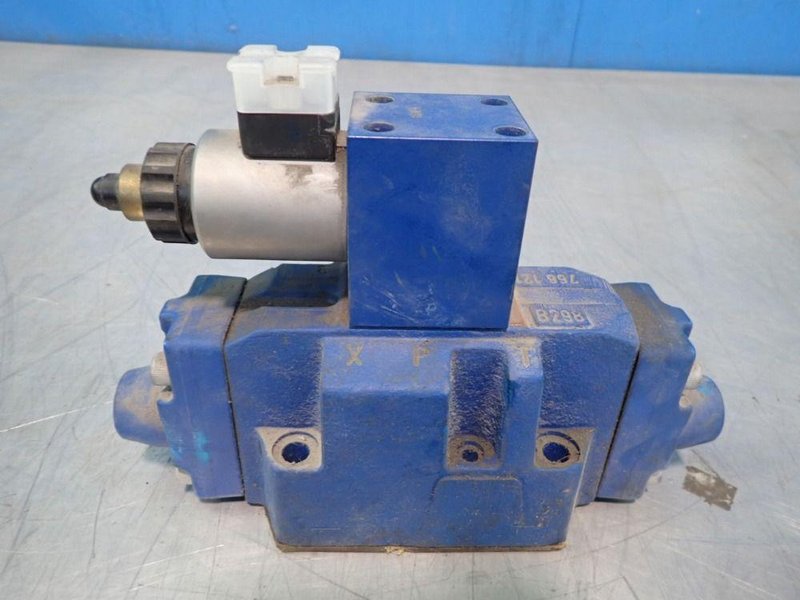 REXROTH HYDRAULIC VALVE   -  R901152584