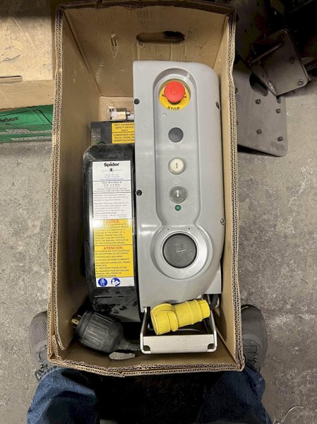 Spider SC1500-9024 Series Traction Hoist, 2014