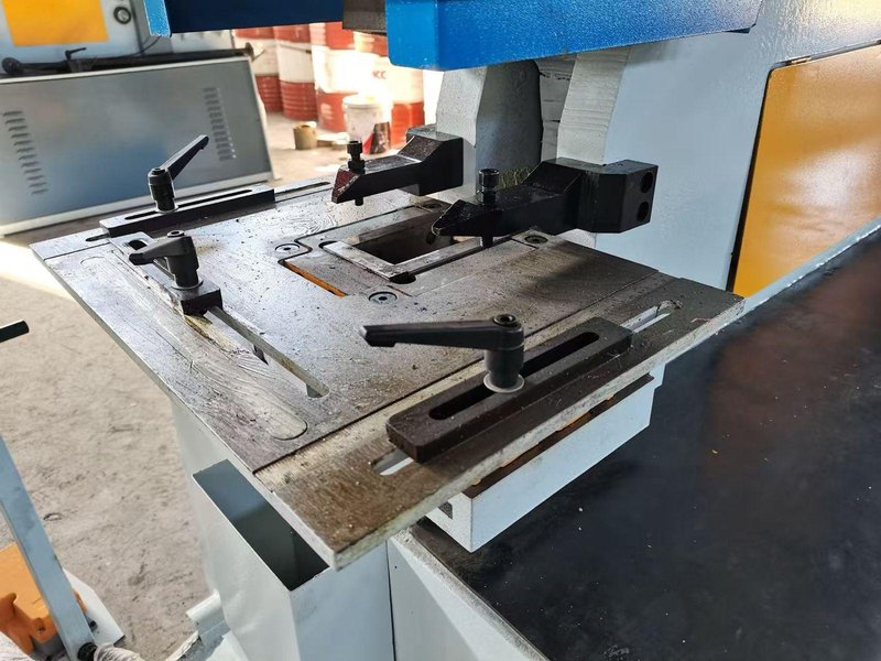 New Ficom H-160 Hydraulic Ironworker (#5894)