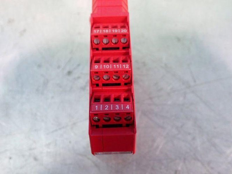SCHNEIDER ELECTRIC MODICON 16 INPUT EXPANSION  -  XPSMCMDI1600