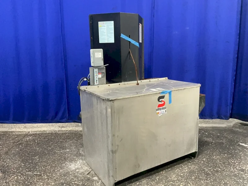 SAFETY-KLEEN 45" X 22" X 26" PARTS WASHER  -  81.8