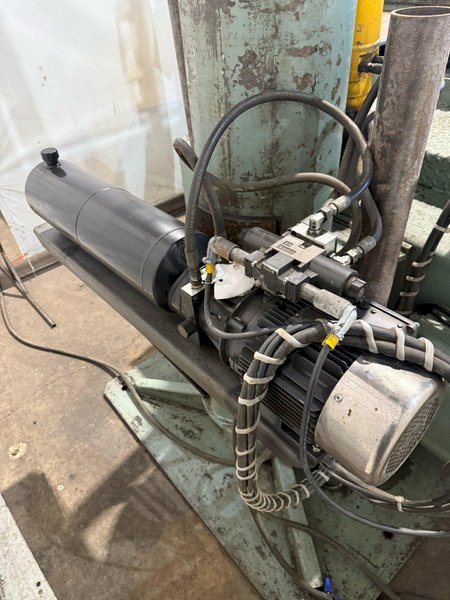 6,000 LB WORTHINGTON MODEL 60P WELDING POSITIONER. STOCK # 1113325.