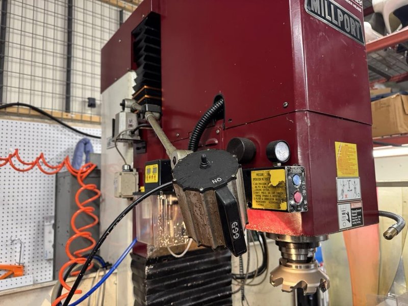 Millport Red Rhino CNC Knee Mill, 2006 – Troyke 5-Axis Rotary, Centroid M400 CNC Controller