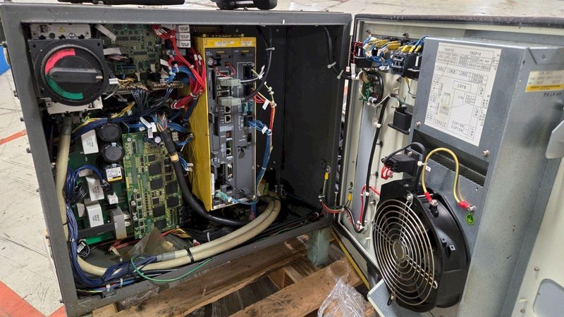 FANUC M-710IC-50 ROBOT / R-30IB CONTROLLER A05B-2255-C102 INCLUDED USED