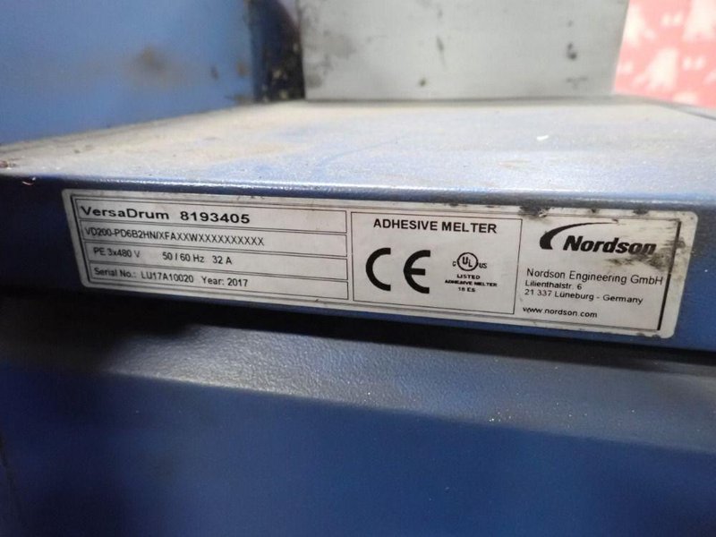 NORDSON ADHESIVE MELTER  -  VERSADRUM 200