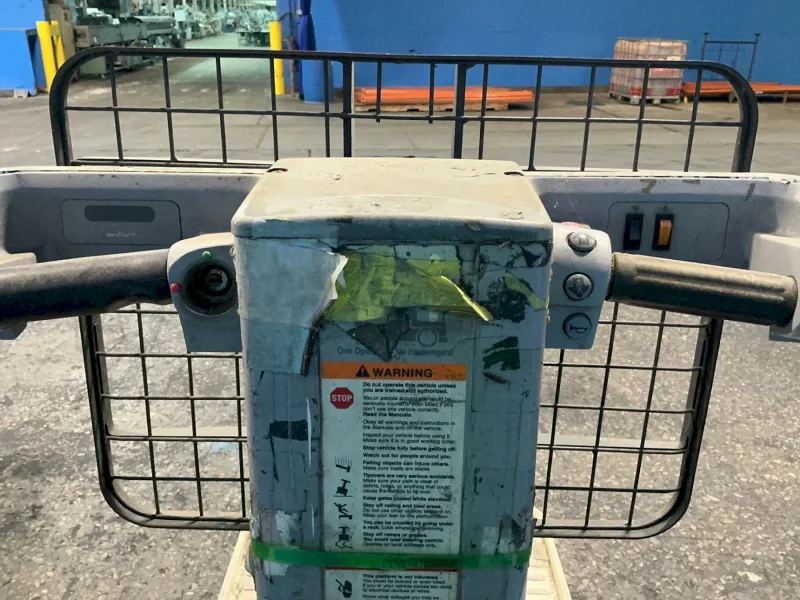 CROWN 300 LBS WAVE WORK ASSIST VEHICLE LIFT  -  WAV50-118