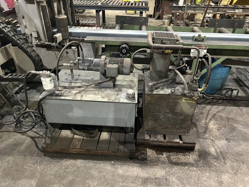 20″ x 20″ Behringer Model HBP-530A Automatic Horizontal BandSaw, 1998 – 50′ of Conveyor Included