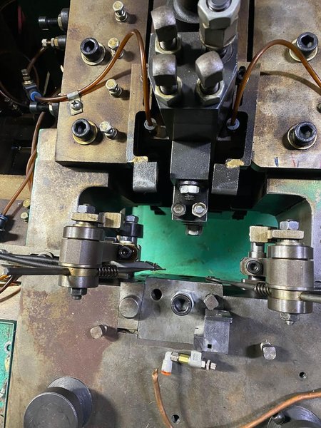 1/8&quot; Shanghai Wuling Model SD-30 Bi-Metal Contact Heading Machine