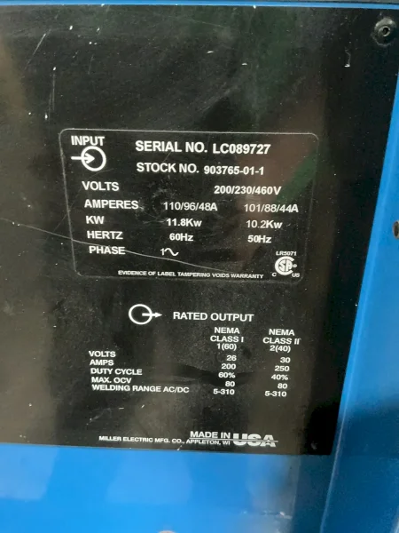 MILLER 250 A WELDER   -  SYNCROWAVE 250 DX
