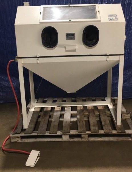 CYCLONE BLASTING CABINET STOCK #2774