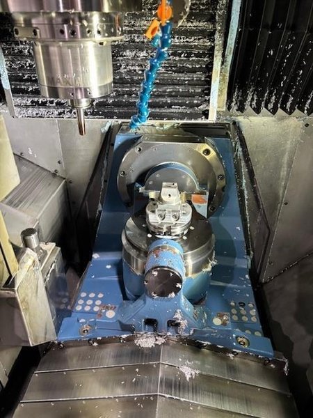 Matsuura LX160 5-Axis CNC VMC, 2014 – 42 Pallet Changer, Chip Conveyor, Renishaw Probe