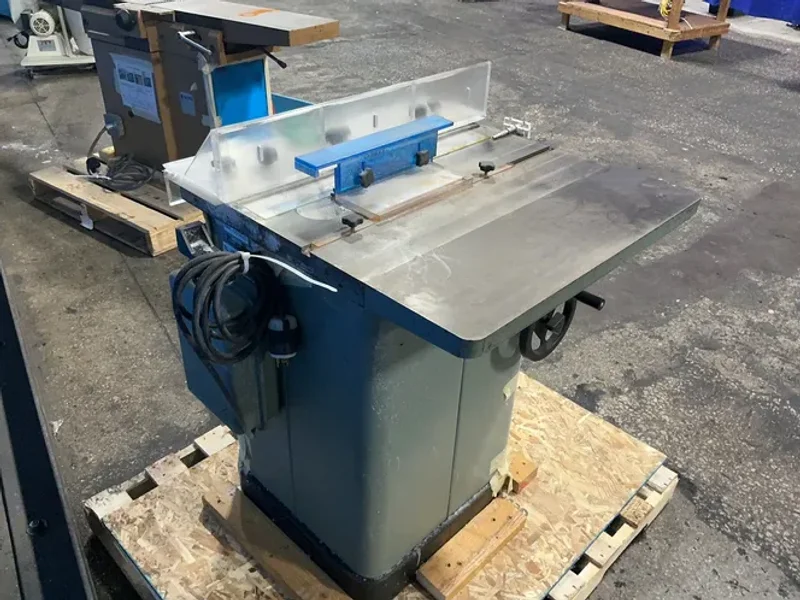 DELTA 10" TABLE SAW   -  34-802F