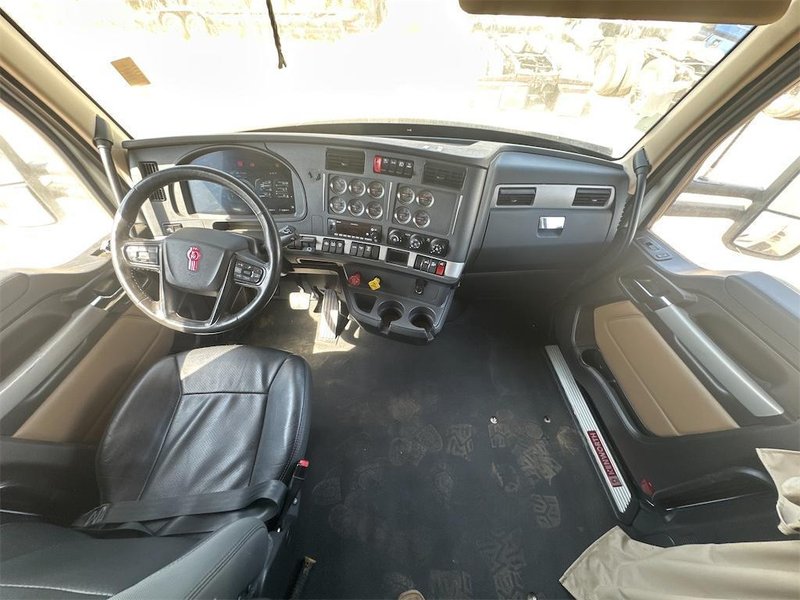 2022 Kenworth T680 1XKYD49X5NJ499897