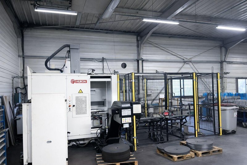 Huron - K3X8F - X: 780 - Y: 700 - Z: 500 mm CNC - 5 axes