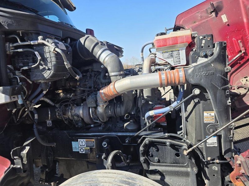 PETERBILT 567 - Trucks