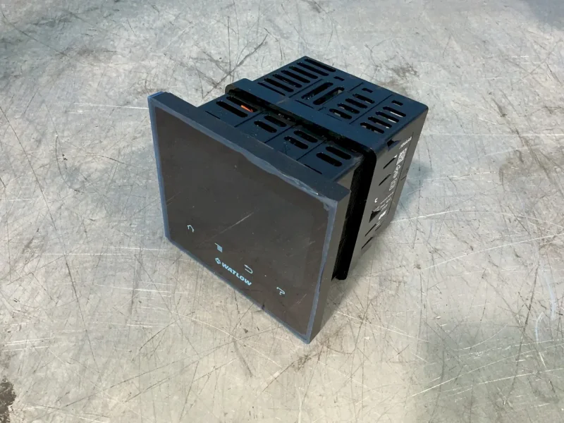 WATLOW TEMPERATURE AND PROCESS CONTROLLER   -  F4T1A5BAA1B4AAA