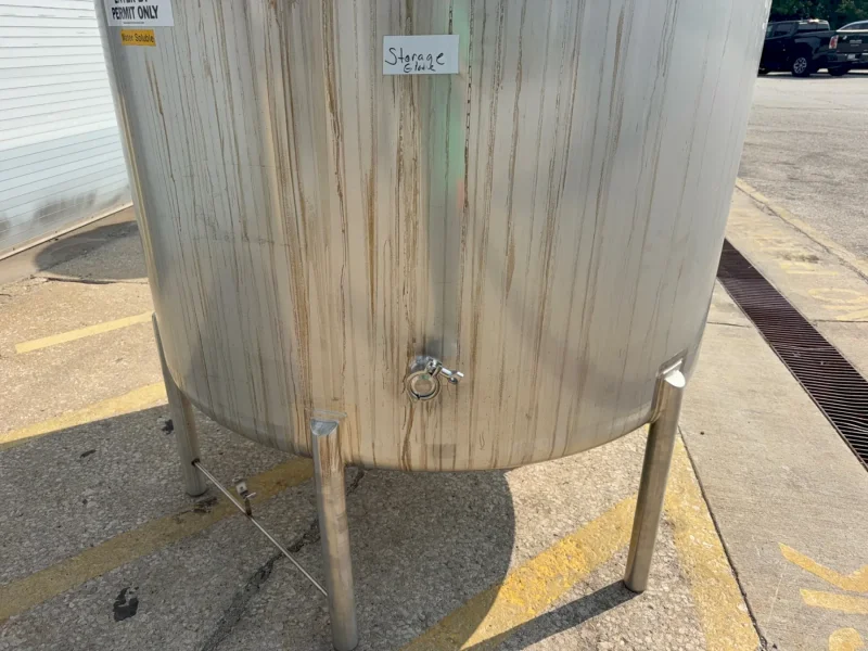 APPROX  900 GALLONS S/S MIXING TANK