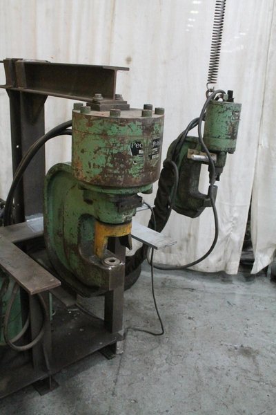 60 TON PEDDINGHAUS HYDRAULIC WEBB &amp; FLANGE PUNCH: STOCK: 66282