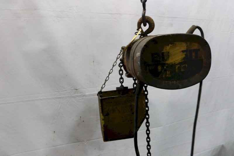 1/2 TON BUDGIT ELECTRIC POWERED CHAIN HOIST: STOCK #12005