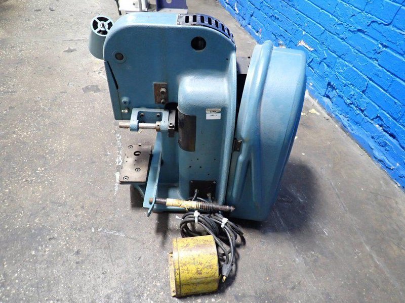 AMP BENCH PUNCH  -  565435-5