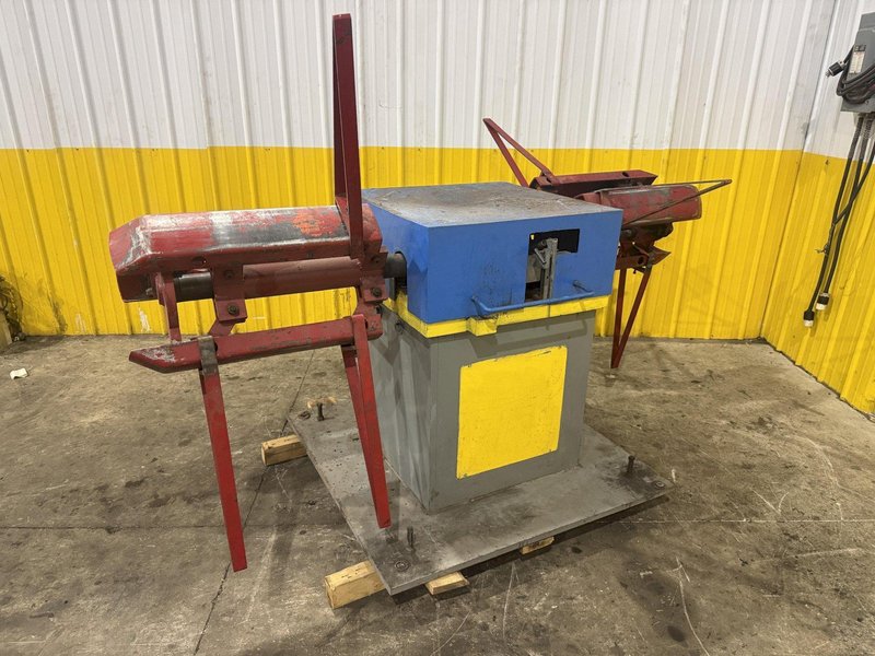 3,000 LB x 24" MARION MFG DOUBLE END PULL OFF COIL REEL UNCOILER 2010: YOBRO #26063