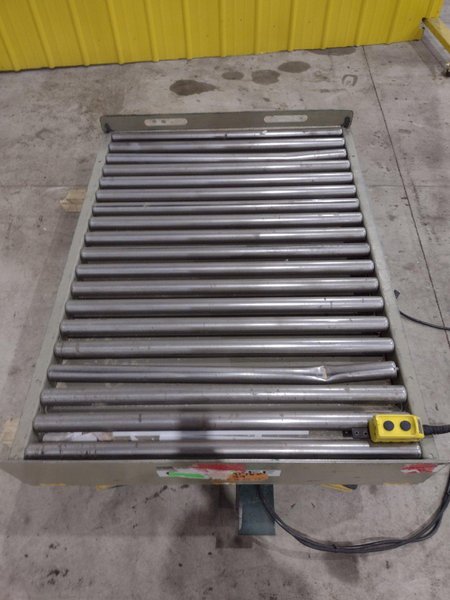 3800 LBS X 60" X 42" SOUTHWORTH MODEL #LS4-36 HYDRAULIC SCISSOR LIFT TABLE WITH ROLLER TOP, 110 VOLT: STOCK #20887