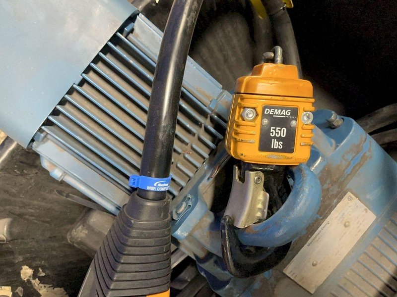 MANNESMANN DEMAG 13 FT HOOK PATH, 2000 LBS ON 2/1 FALL ELECTRIC CHAIN HOIST  -  DKUN5-500-KV1F4