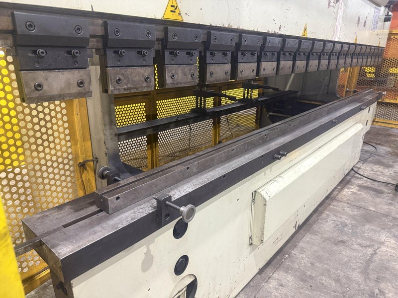 200 TON X 13' U.S. INDUSTRIAL MODEL #US-20012-AC CNC 2-AXIS HYDRAULIC PRESS BRAKE: YOBRO #26157